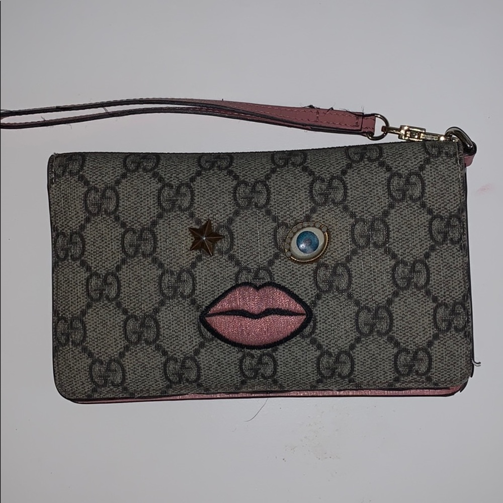 Authentic GUCCI wallet/wristlet